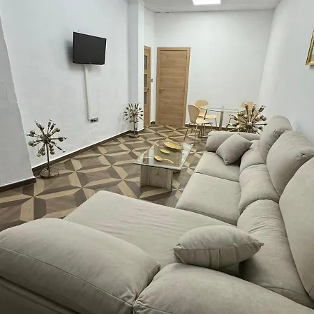 Hogar De Nuria. 公寓 *